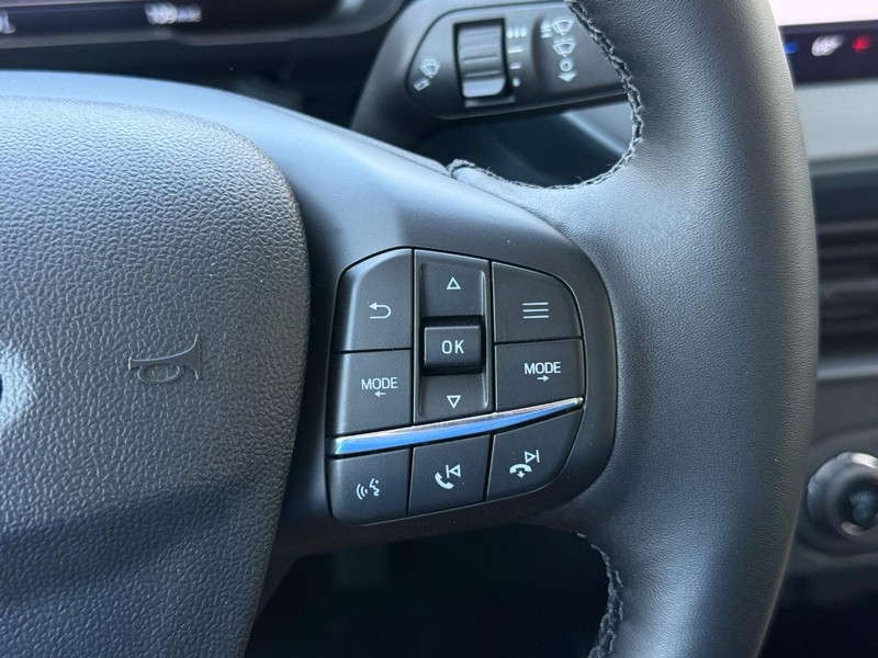 Ford Maverick Vehicle Full-screen Gallery Image 16