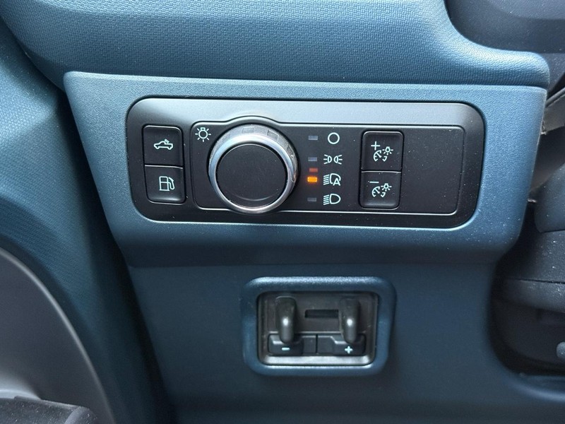 Ford Maverick Vehicle Full-screen Gallery Image 21