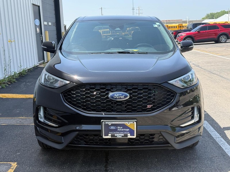 Ford Edge Vehicle Full-screen Gallery Image 8