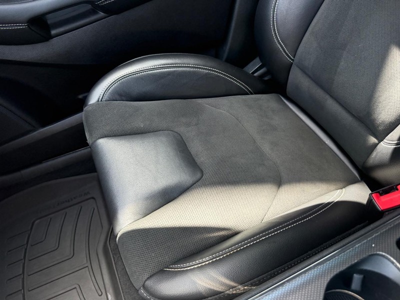 Ford Edge Vehicle Full-screen Gallery Image 20