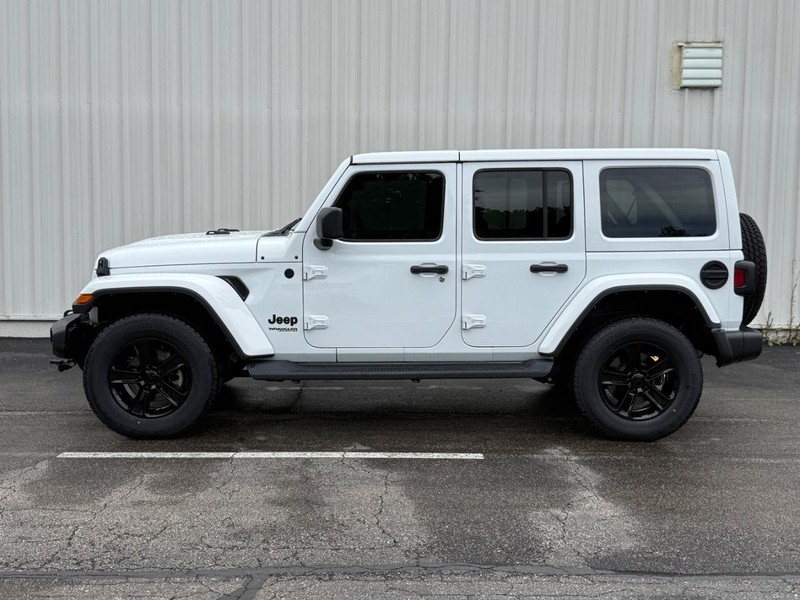 Jeep Wrangler Vehicle Full-screen Gallery Image 2