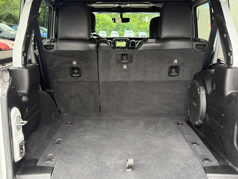 Jeep Wrangler Vehicle Full-screen Gallery Image 7