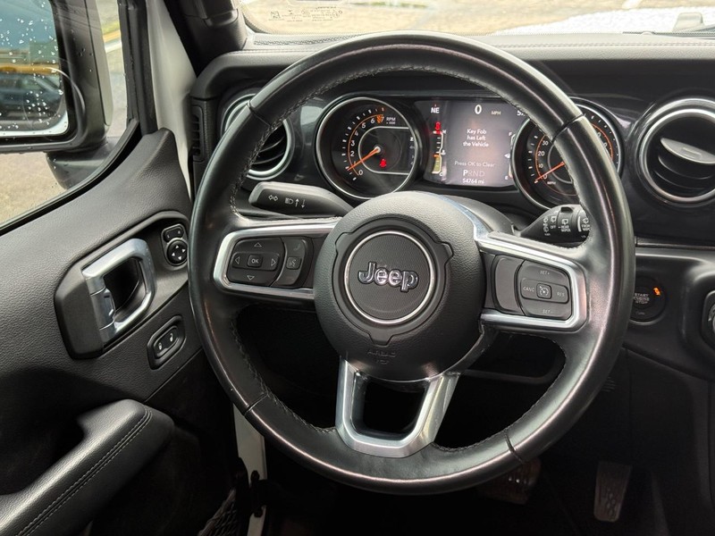 Jeep Wrangler Vehicle Full-screen Gallery Image 11