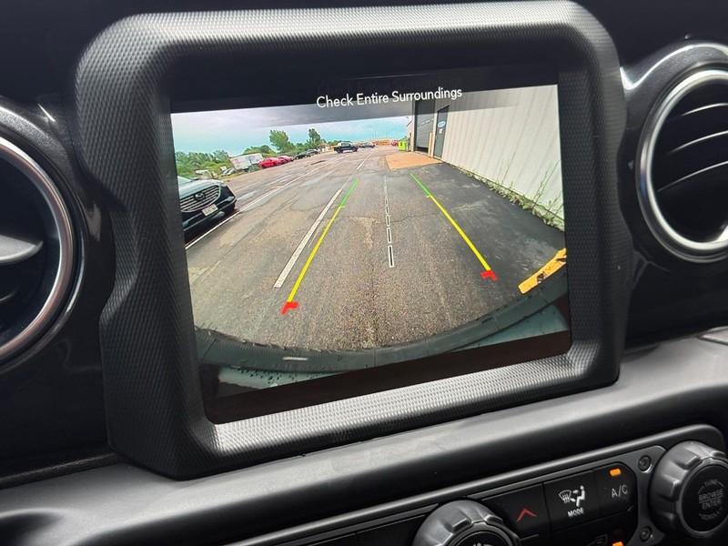 Jeep Wrangler Vehicle Full-screen Gallery Image 18