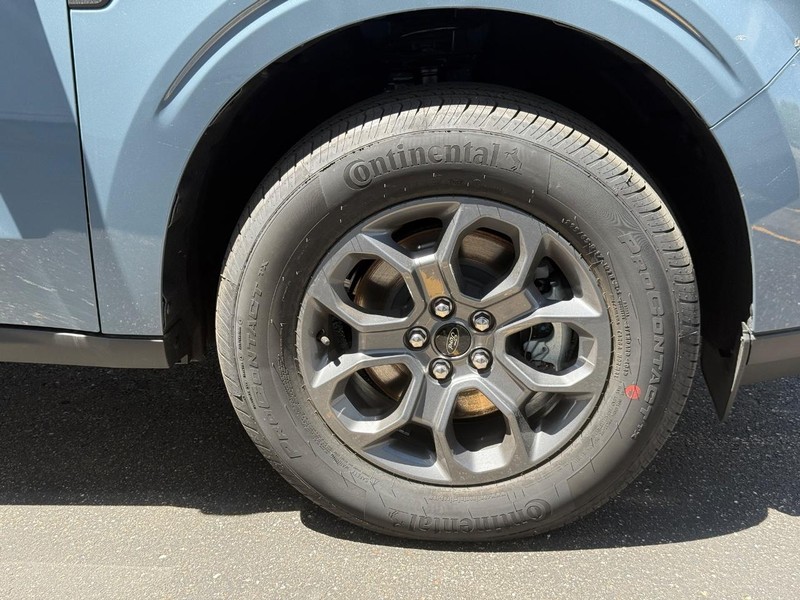 Ford Maverick Vehicle Full-screen Gallery Image 4