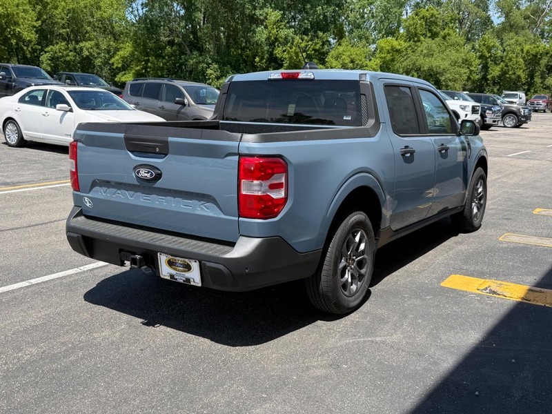 Ford Maverick Vehicle Full-screen Gallery Image 5