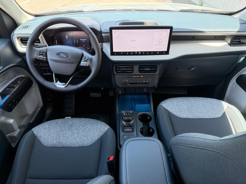 Ford Maverick Vehicle Full-screen Gallery Image 7