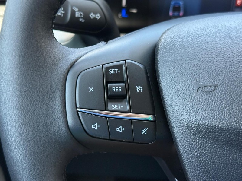 Ford Maverick Vehicle Full-screen Gallery Image 14