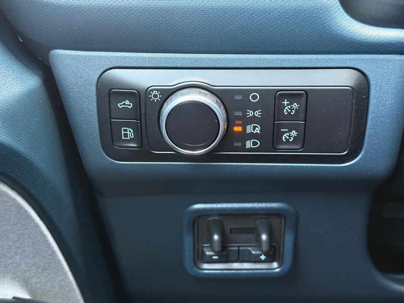 Ford Maverick Vehicle Full-screen Gallery Image 17