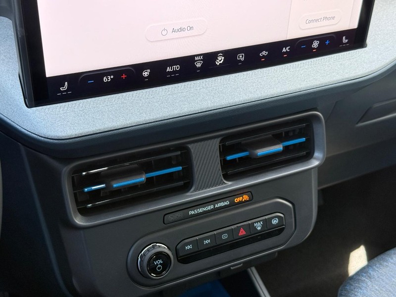 Ford Maverick Vehicle Full-screen Gallery Image 19