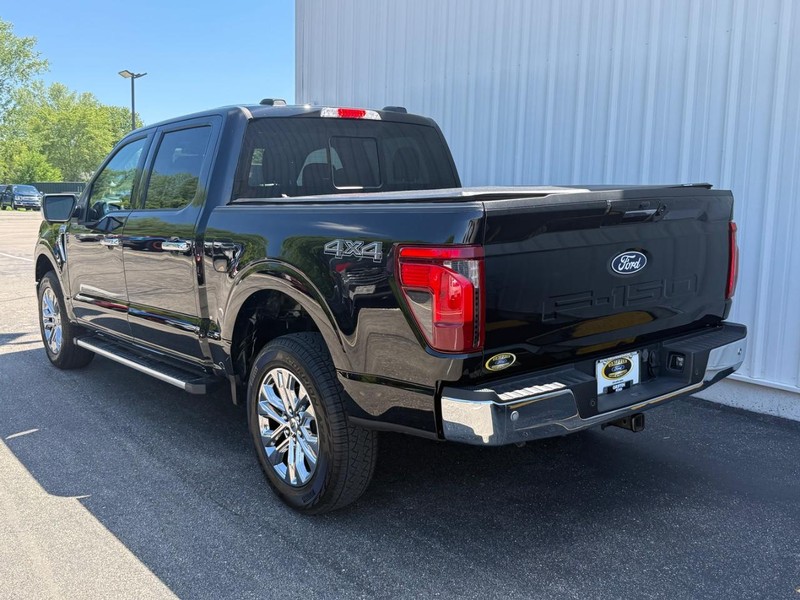 Ford F-150 Vehicle Full-screen Gallery Image 3