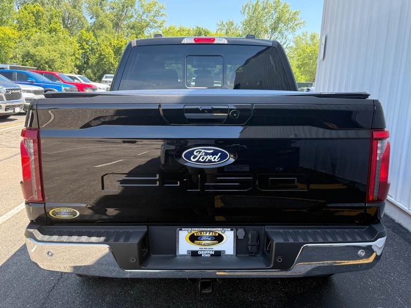 Ford F-150 Vehicle Full-screen Gallery Image 4