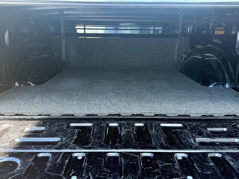 Ford F-150 Vehicle Full-screen Gallery Image 5