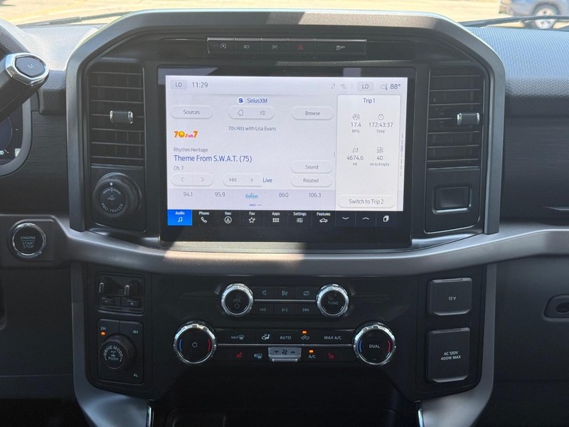 Ford F-150 Vehicle Full-screen Gallery Image 11