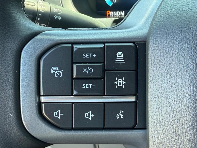 Ford F-150 Vehicle Full-screen Gallery Image 14