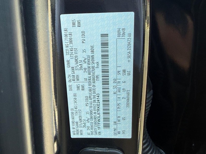 Ford F-150 Vehicle Full-screen Gallery Image 21