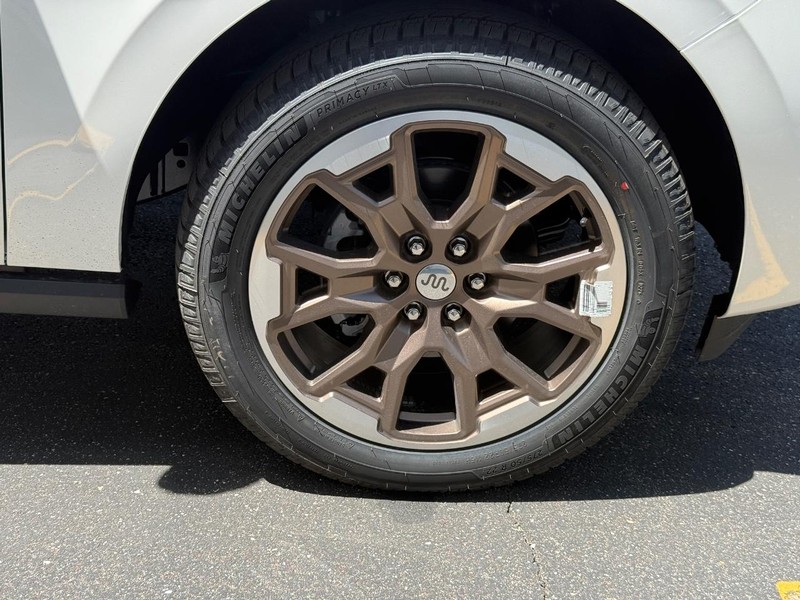 Ford Expedition Max Vehicle Full-screen Gallery Image 7