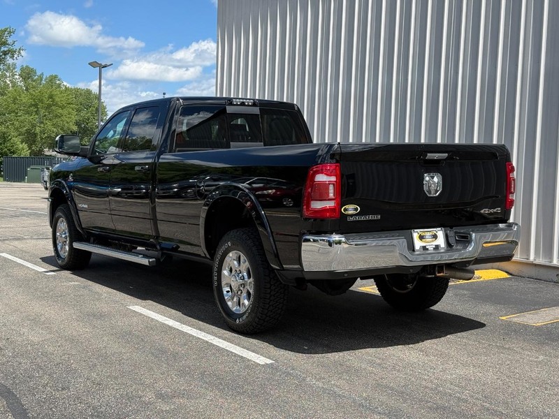 Ram 3500 Vehicle Full-screen Gallery Image 5
