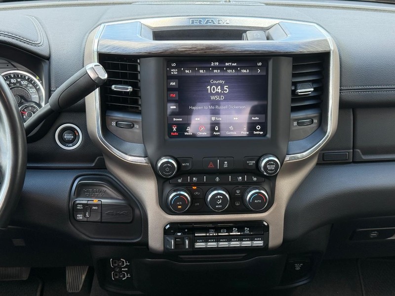 Ram 3500 Vehicle Full-screen Gallery Image 12
