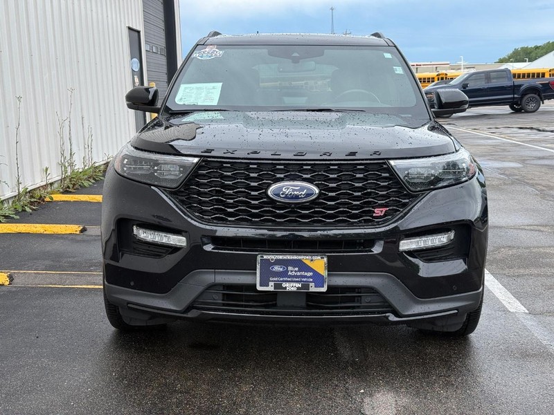 Ford Explorer Vehicle Full-screen Gallery Image 8