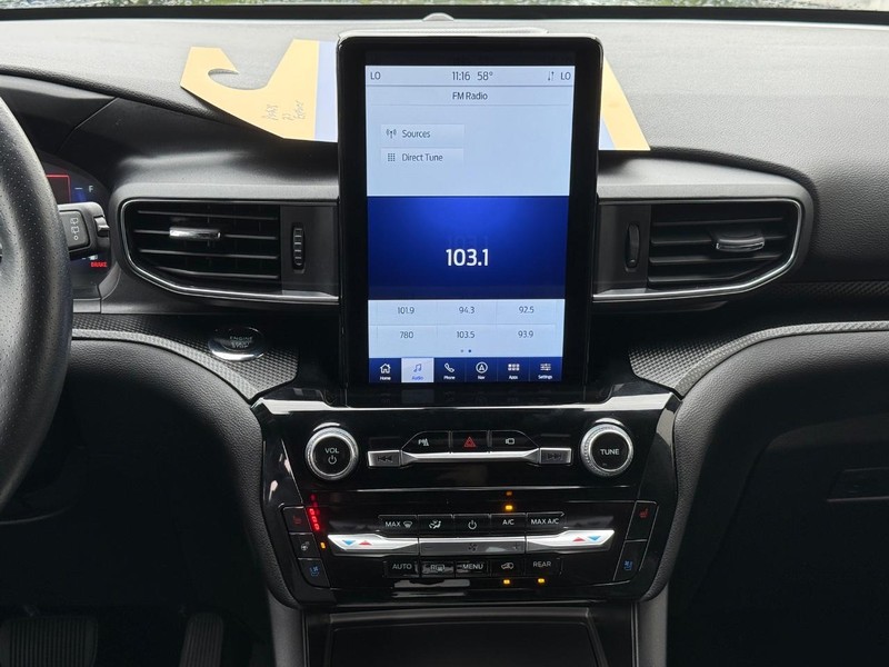 Ford Explorer Vehicle Full-screen Gallery Image 12
