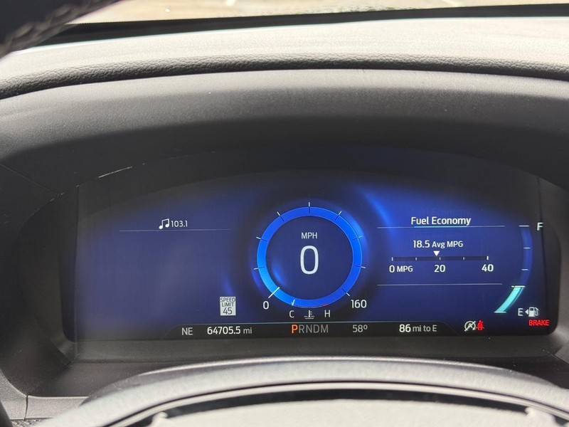 Ford Explorer Vehicle Full-screen Gallery Image 18