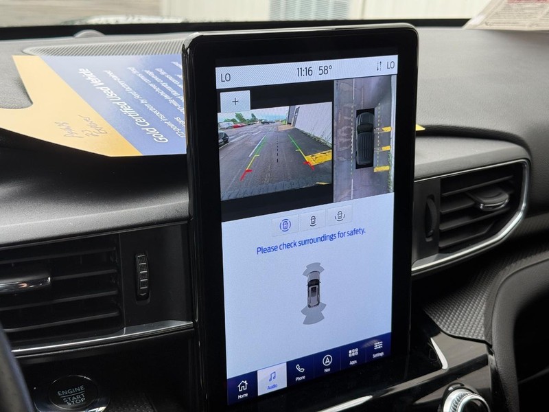 Ford Explorer Vehicle Full-screen Gallery Image 19