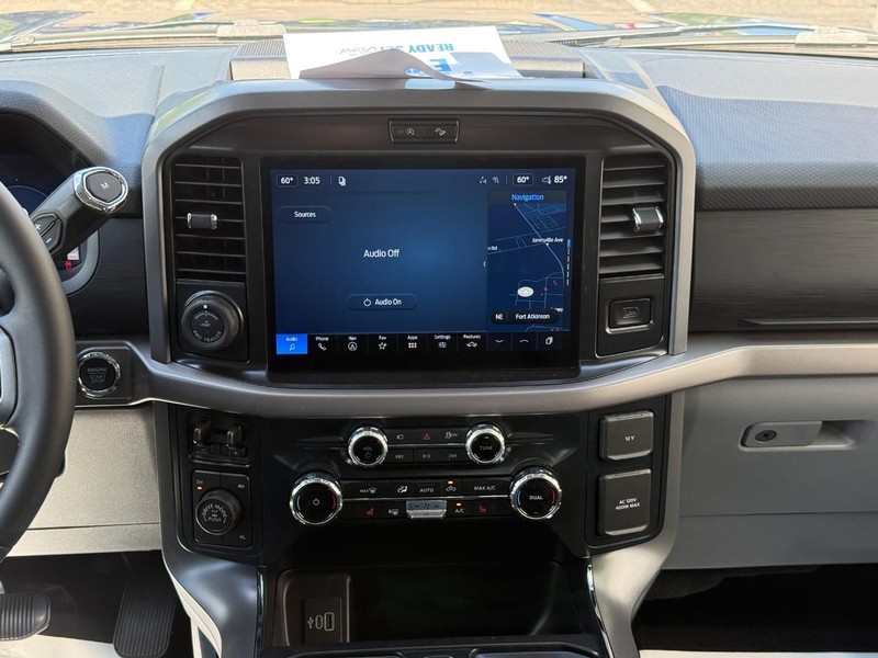 Ford F-150 Vehicle Full-screen Gallery Image 11