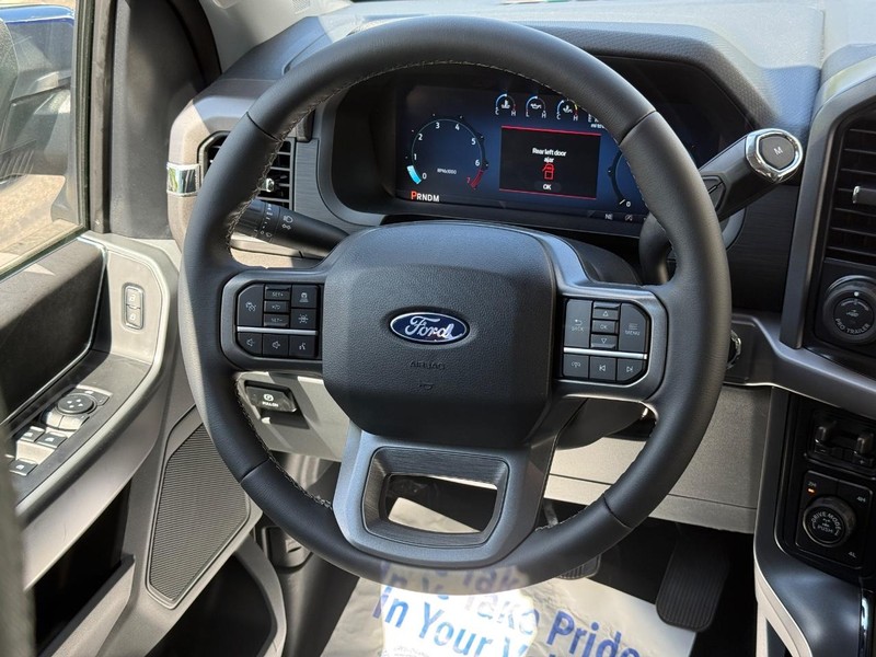 Ford F-150 Vehicle Full-screen Gallery Image 13