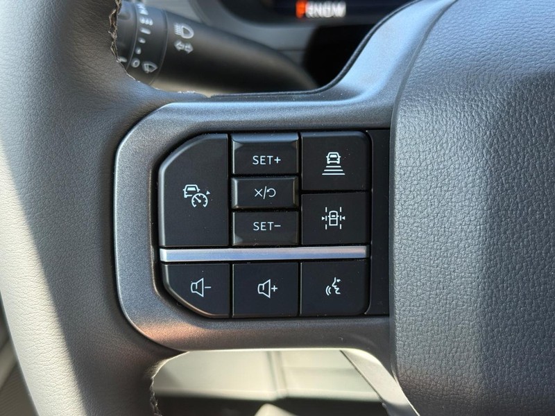 Ford F-150 Vehicle Full-screen Gallery Image 15