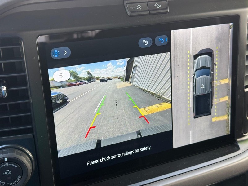 Ford F-150 Vehicle Full-screen Gallery Image 18