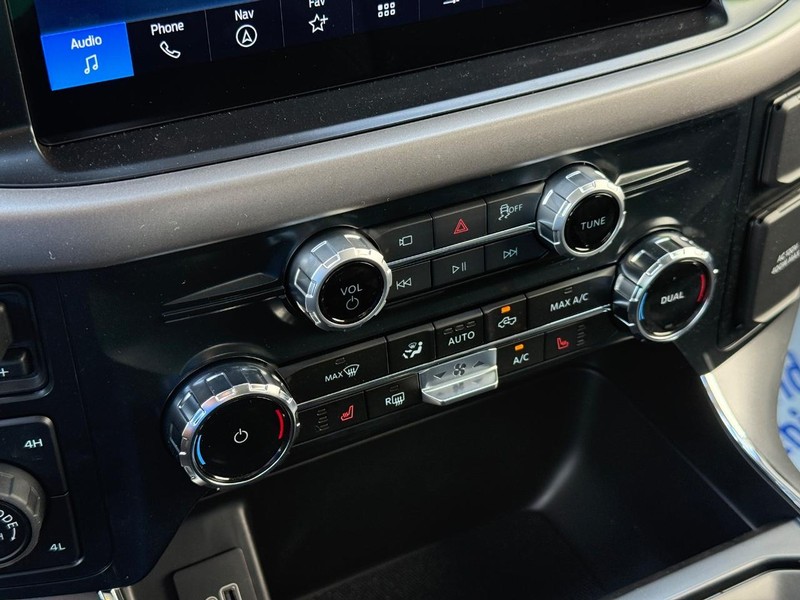 Ford F-150 Vehicle Full-screen Gallery Image 19