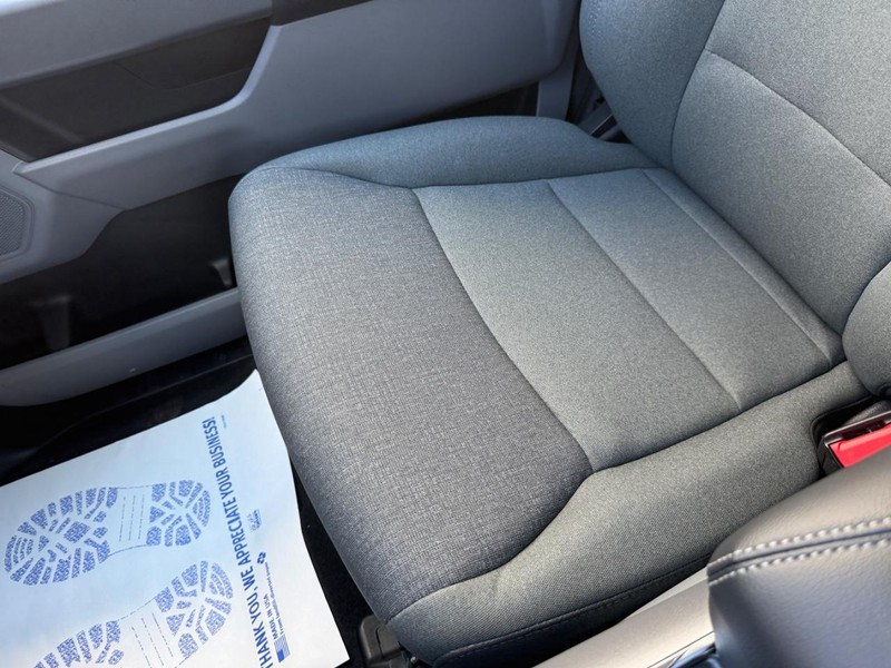 Ford F-150 Vehicle Full-screen Gallery Image 20
