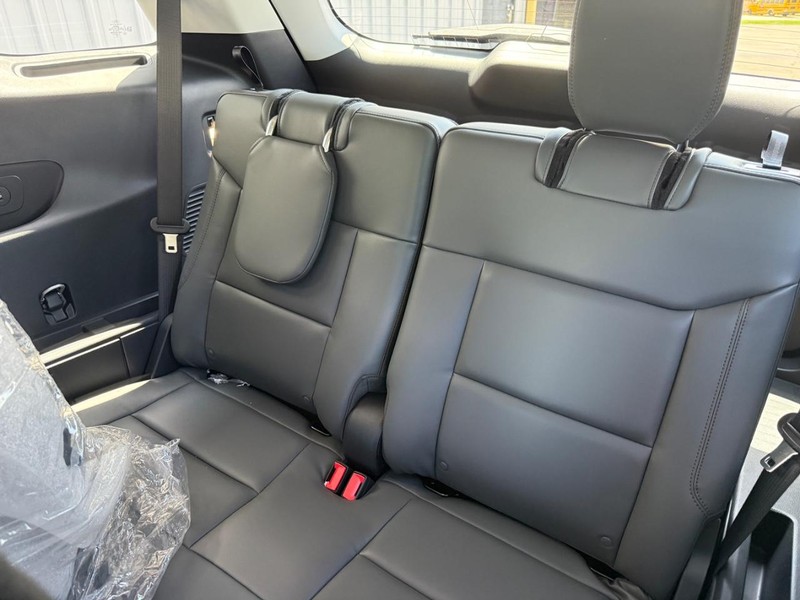 Ford Explorer Vehicle Full-screen Gallery Image 10