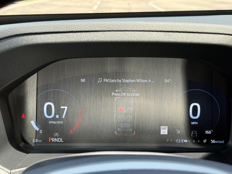 Ford Explorer Vehicle Full-screen Gallery Image 18