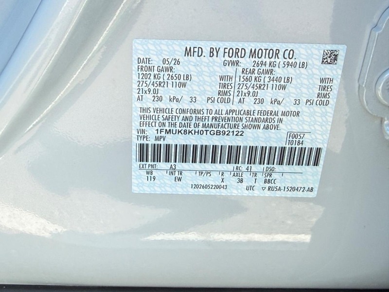 Ford Explorer Vehicle Full-screen Gallery Image 14