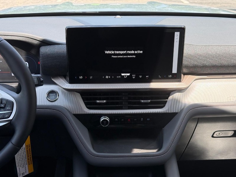 Ford Explorer Vehicle Full-screen Gallery Image 12