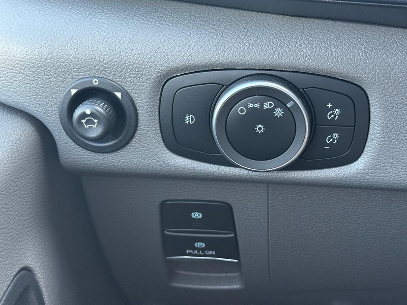 Ford Transit Cargo Van Vehicle Full-screen Gallery Image 19