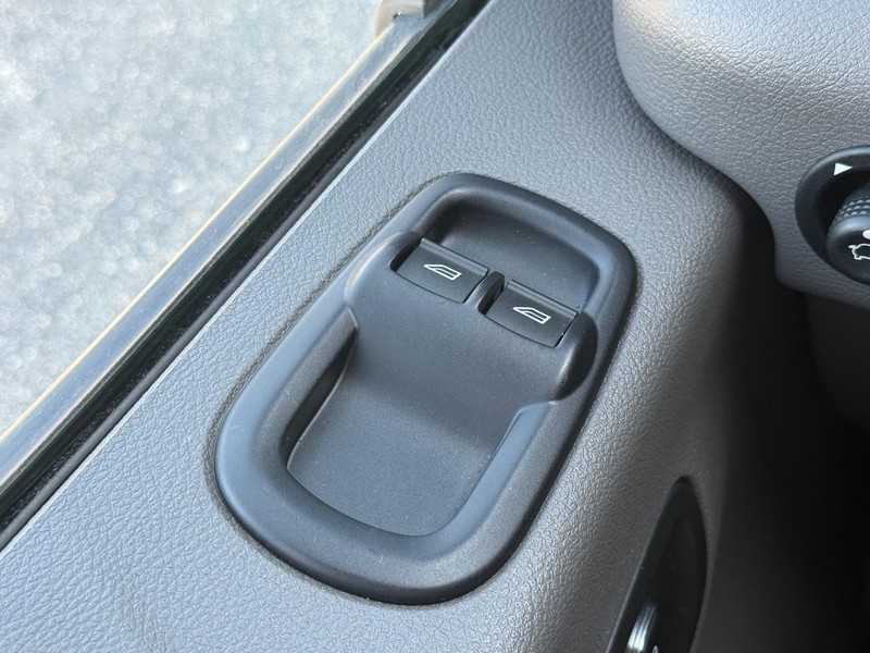 Ford Transit Cargo Van Vehicle Full-screen Gallery Image 20