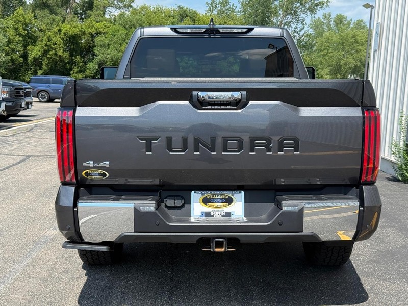 Toyota Tundra 4WD Vehicle Full-screen Gallery Image 4