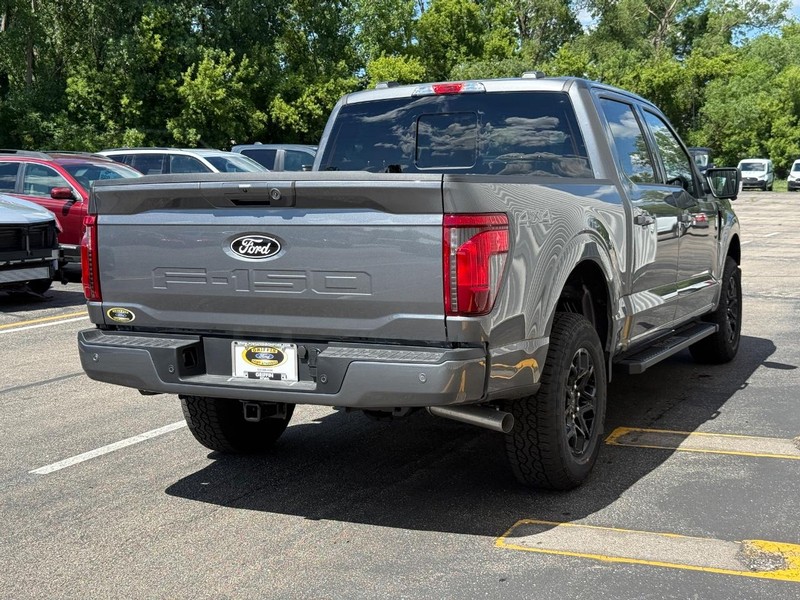 Ford F-150 Vehicle Full-screen Gallery Image 5