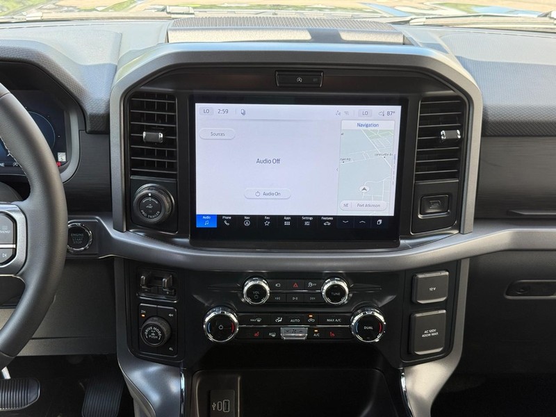 Ford F-150 Vehicle Full-screen Gallery Image 11