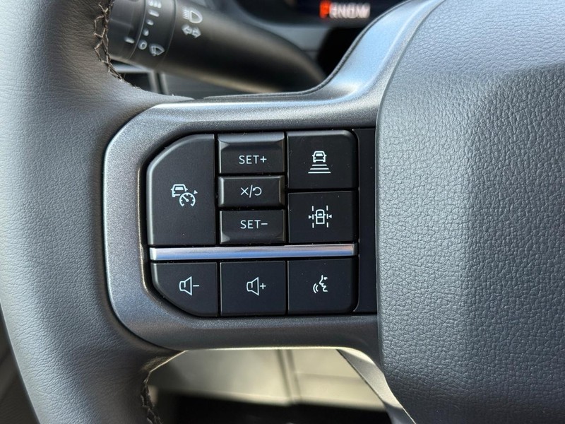 Ford F-150 Vehicle Full-screen Gallery Image 15