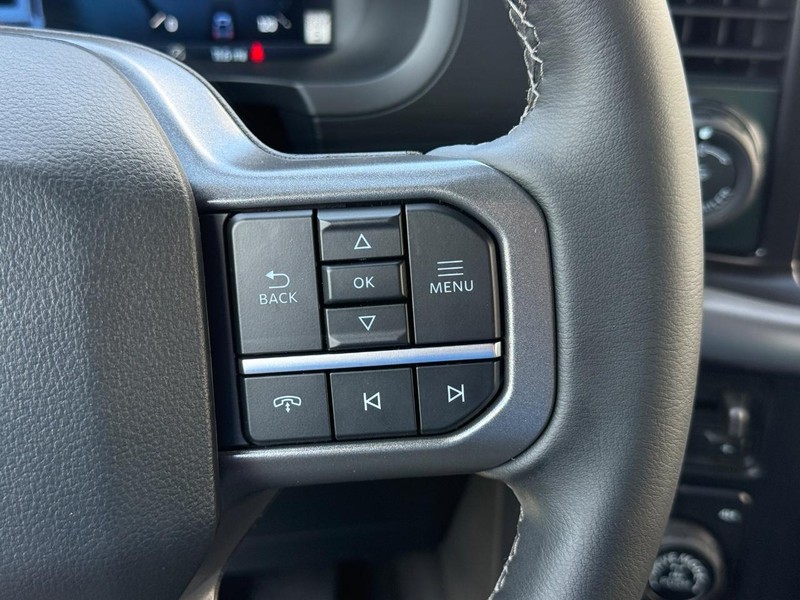 Ford F-150 Vehicle Full-screen Gallery Image 16