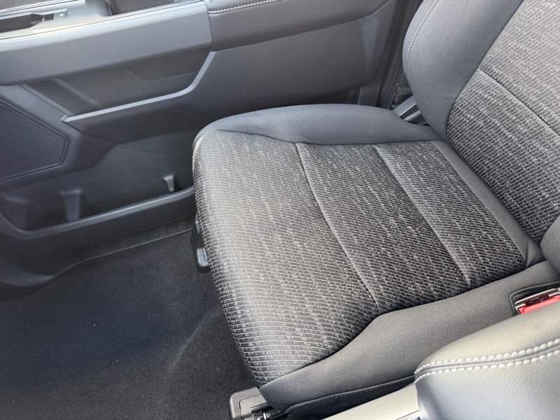 Ford F-150 Vehicle Full-screen Gallery Image 20