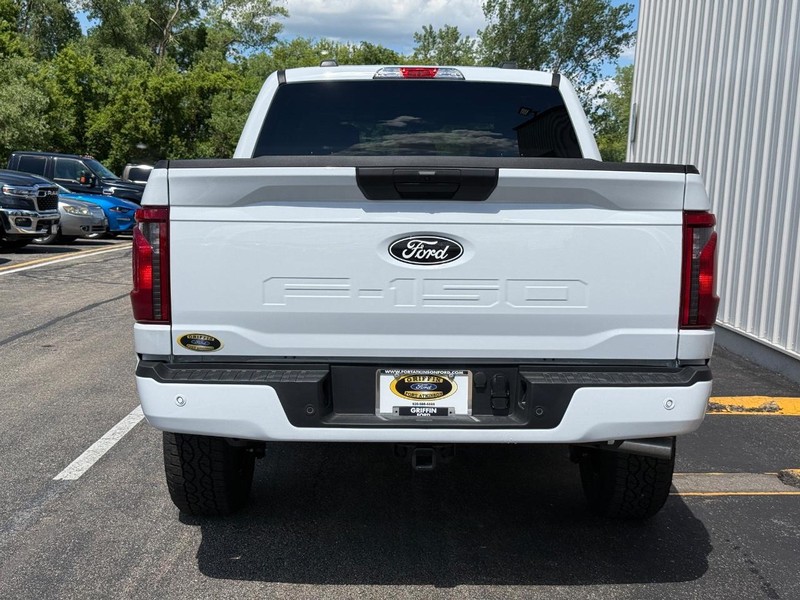 Ford F-150 Vehicle Full-screen Gallery Image 4
