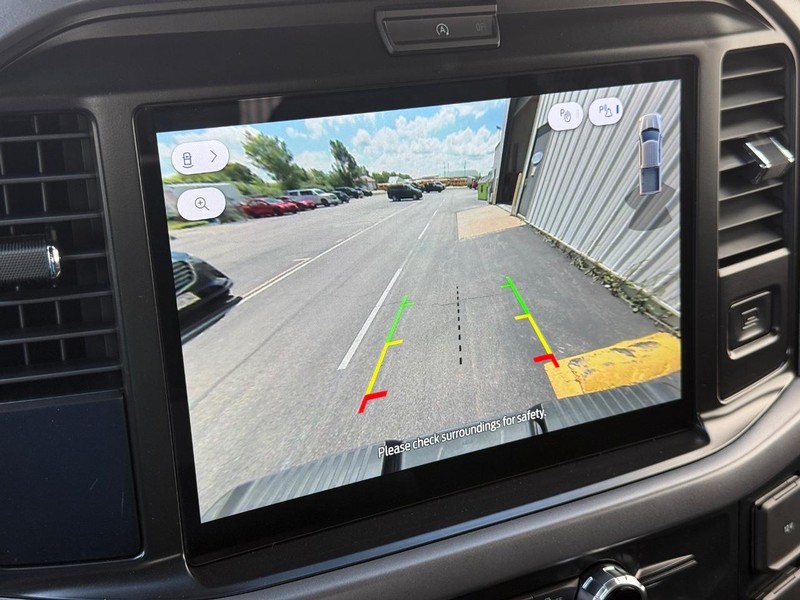Ford F-150 Vehicle Full-screen Gallery Image 18
