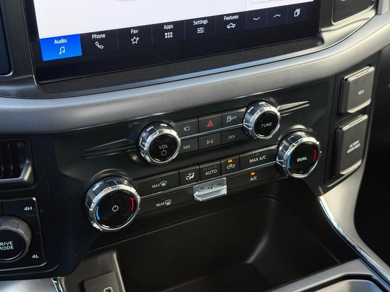 Ford F-150 Vehicle Full-screen Gallery Image 21