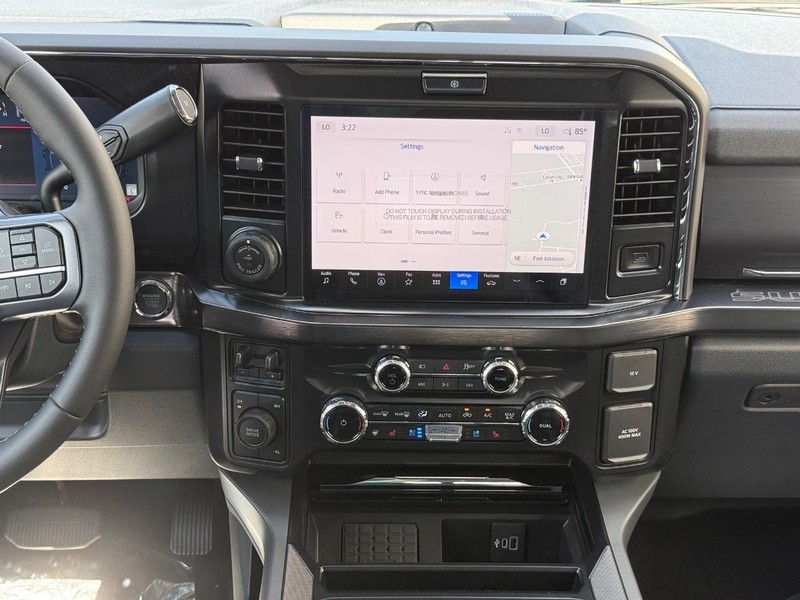 Ford Super Duty F-350 DRW Vehicle Full-screen Gallery Image 11