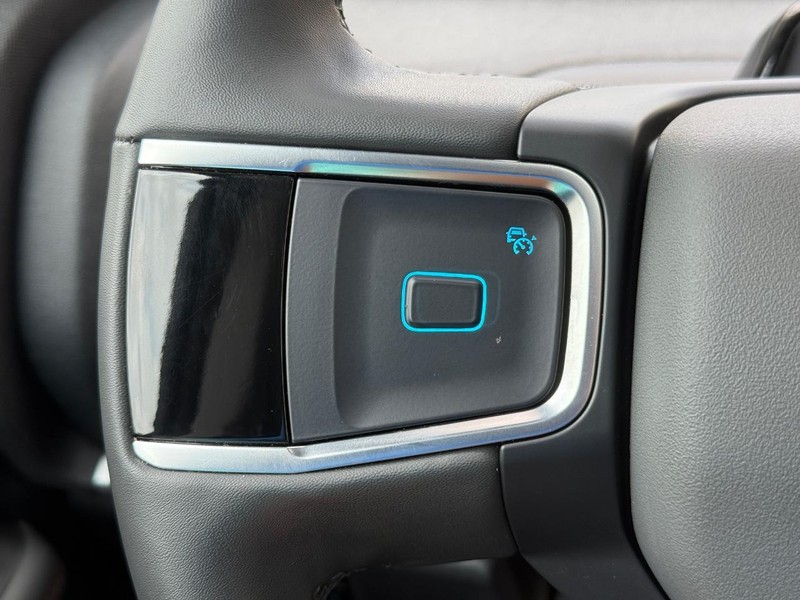 Ford Expedition Max Vehicle Full-screen Gallery Image 16